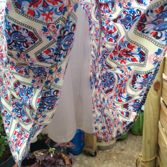 Entro Flowy Floral Print Top, Small - Picture 4 of 5